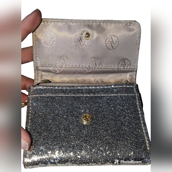 Adrienne Vittadini Studio coin purse/cardholder on key ring- sparkly silver - Picture 4 of 14